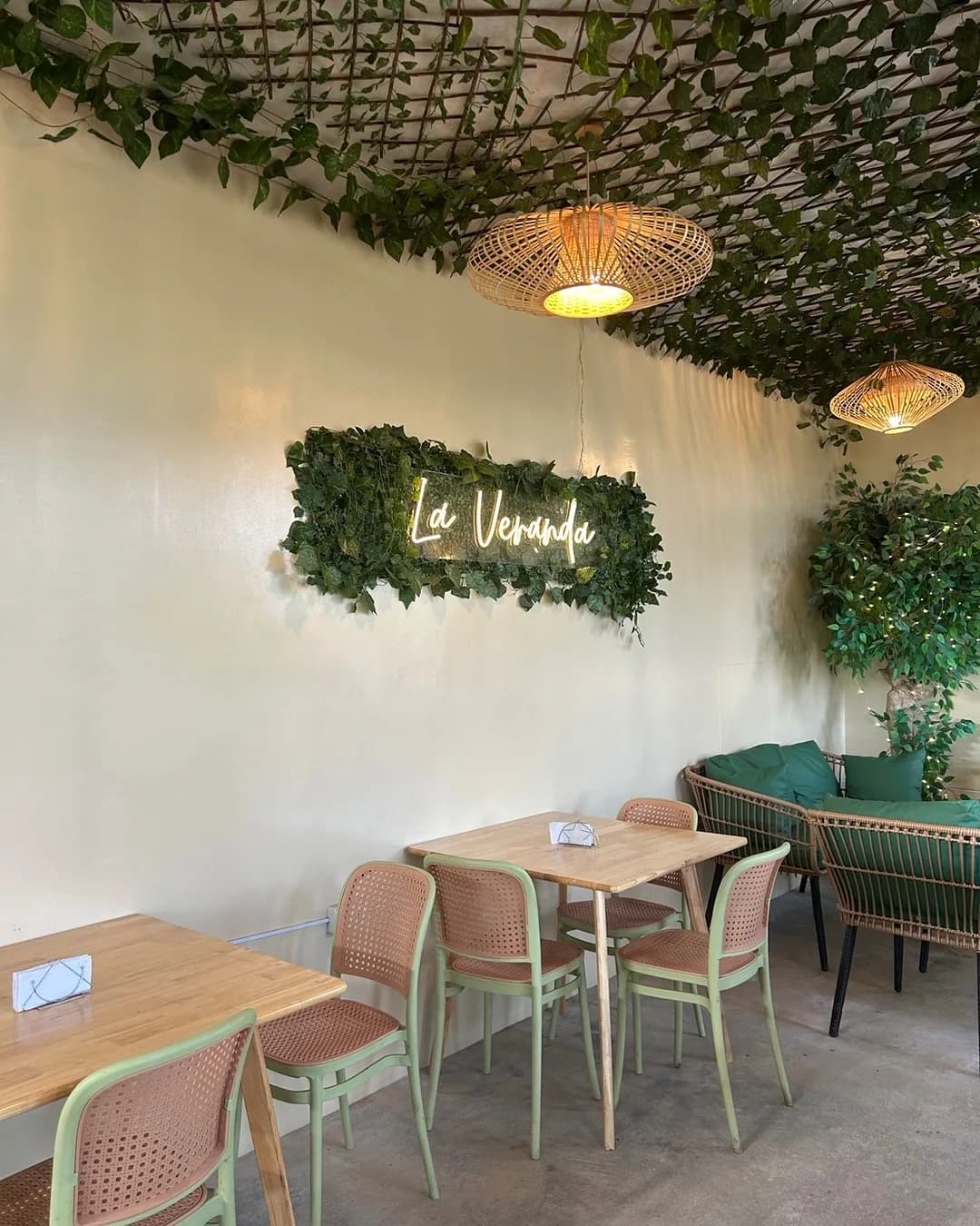 The garden atmosphere at La Veranda Cafe
